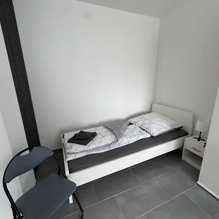 Апартаменты Kurzzeit Domizil In Efferen *