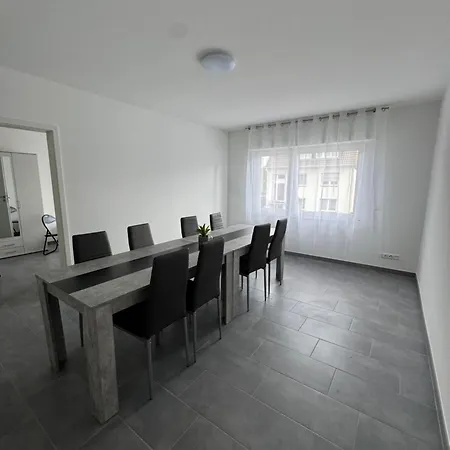 Апартаменты Kurzzeit Domizil In Efferen Хюрт